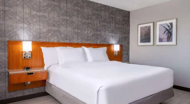 Трёхместный номер Standard Wyndham Indianapolis Airport