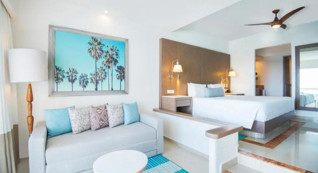 Двухместный полулюкс Sunscape Cancun All-Inclusive Resort & Spa by Hyatt