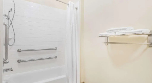 Люкс студия Days Inn & Suites by Wyndham Katy