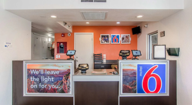 Days Inn by Wyndham Rock Springs I-80 Green River, Забронировать Отель Рок-Спрингс Flaming Gorge, рядом с Торговая палата города Рок-Спрингс
