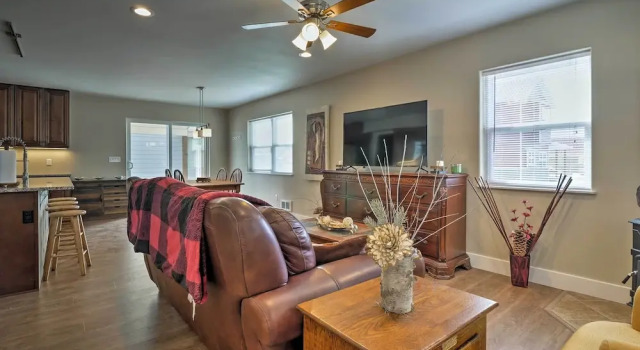 30 Mi to Crested Butte: Dog-friendly Home By River, Book Feriehus Villaer i Crested Butte Mountain, Villa
