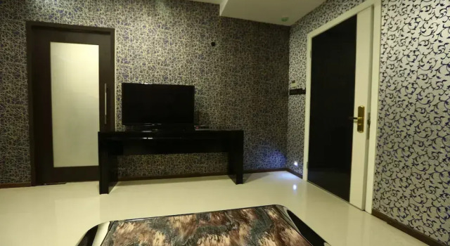 Million Day Mayiladuthurai Hotel