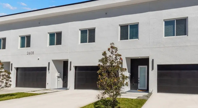 NEW Casa Sol Casa Cielo - Luxurious Newly Built Tampa Townhouses In Prime Location