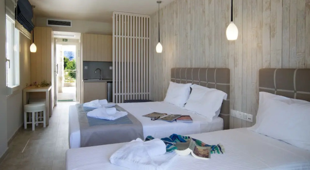 Трёхместный номер Luxury с балконом и с видом на море Iliorama Luxury Apartments