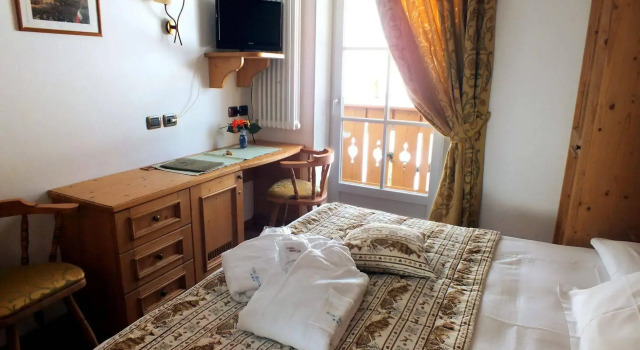 Monza Dolomites Hotel, Забронировать Отель Отели в центре Моэна с завтраком, отели в центре Моэна с завтраком