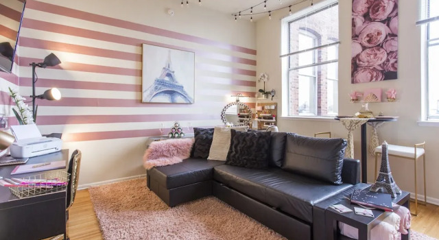 Апартаменты Chateau She Shed - Rittenhouse - A Taste of Paris