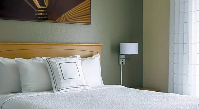 Четырёхместный люкс с 2 комнатами TownePlace Suites Phoenix North