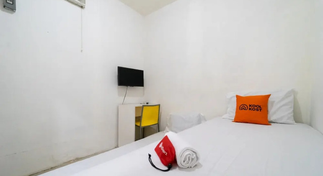 KoolKost near Mercu Buana University, Book Hotel Jakarta Jakarta Province
