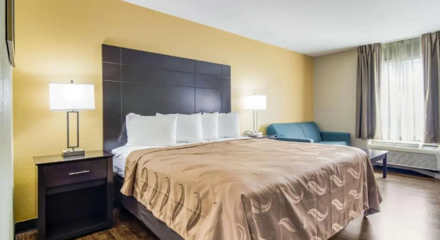 Номер Standard Quality Inn & Suites Canton, GA
