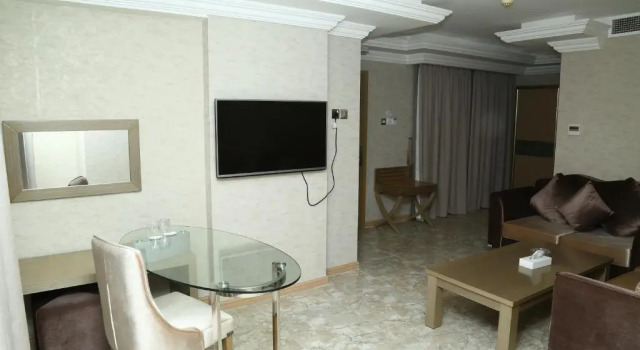 Полулюкс Sun and Sands Plaza Hotel
