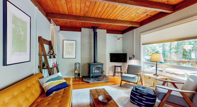 Dog-friendly 3 BR Cabin W & Decks & Bunk Room, Prenota Casa vacanze Warnick Stati Uniti