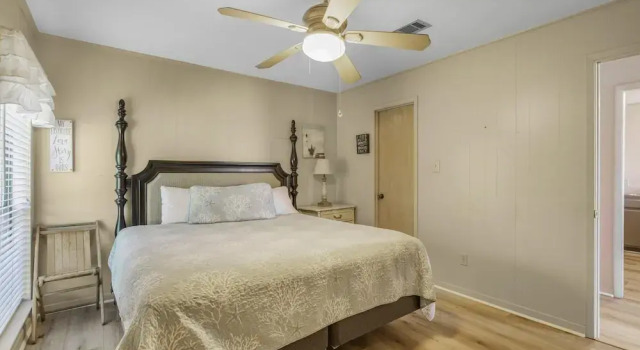 Pet Friendly Duplex on Little Lagoon Fishing Pier, Boek Hotel Gulf Shores 
