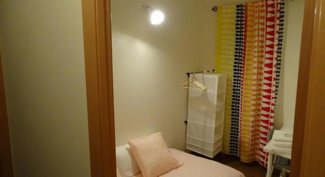 Old Navy House, Забронировать Отель Бадалона Costa de Barcelona, рядом с Муниципальный дворец спорта Бадалоны