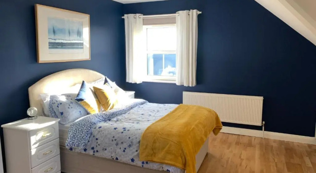 Коттедж Seascape on the edge of town: 4 beds all ensuite