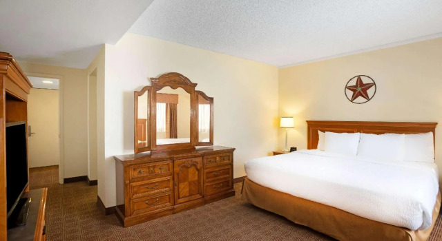 Двухместные апартаменты с видом на город La Quinta Inn by Wyndham Austin Capitol / Downtown