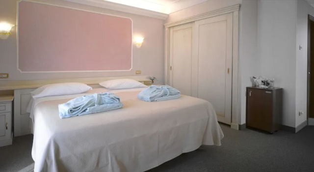 Двухместный номер Standard с балконом Hotel Commodore Terme