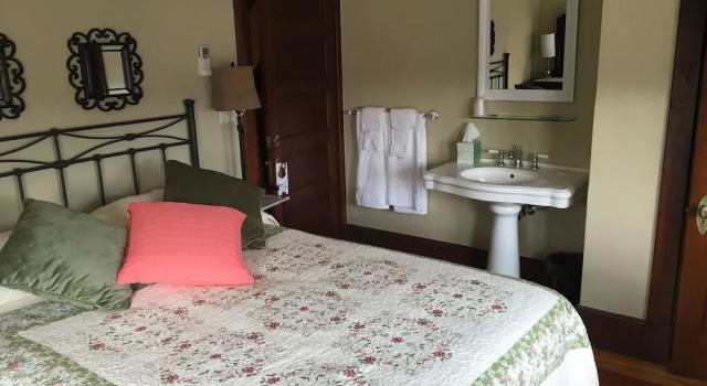 The Rebekah Inn, Buchen Sie Pension Hotels in New England mit Parkplatz, Parkplätze