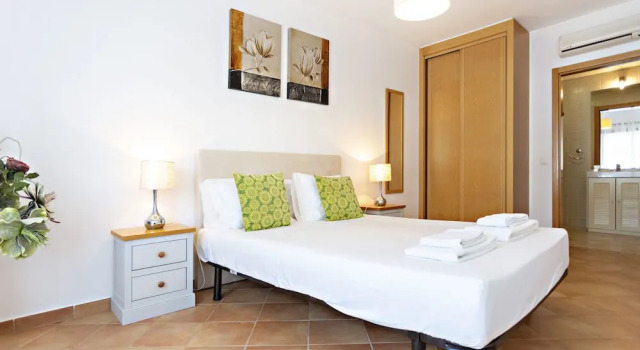 Cam lia in Tavira With 2 Bedrooms and 2 Bathrooms, Rezerwuj Apartament Hotele w Algarve z parkingiem, Parking