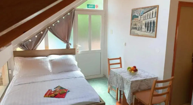 Студия Laura Studio Apartman