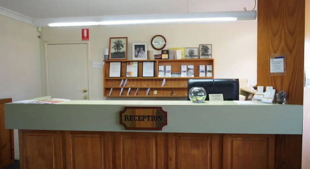 Solomon Inn Motel Figtree, Забронировать Мотель Отели Вуллонгонг 3 звезды, 3*