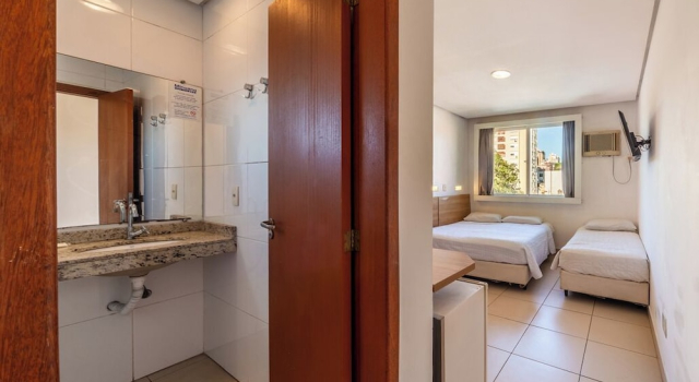 Трёхместный номер Executive Minuano Hotel Home próximo ao aeroporto
