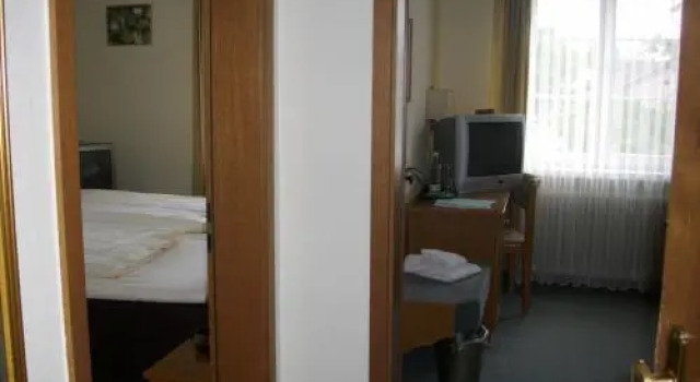 Hotel Am Schloss, Забронировать Отель Альцай земля Гессен