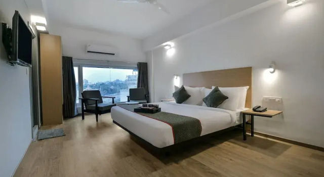 OYO Townhouse 074 Nampally, Rezerwuj Hotel Abids 