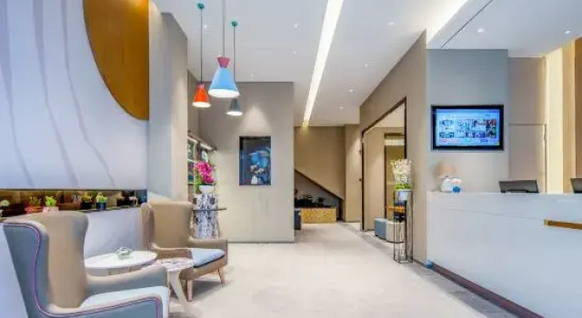 Home Inn Zhaoqing Middle Renmin Road, Boek Hotel Hotels in Guangdong met parkeren, Parkeren