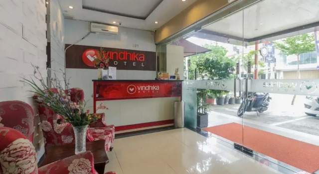 Reddoorz Plus @ Pengayoman Panakkukang, Book Hotel Hotels in Sulawesi with Parking, Parking