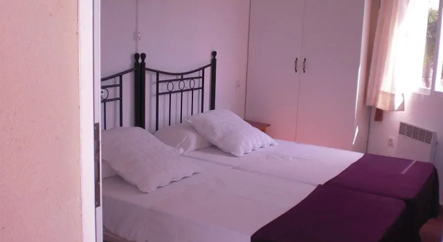 Hostal La Paloma II, Забронировать Отель Отели Кальпе с парковкой, рядом с Пляж Ареналь, Парковка