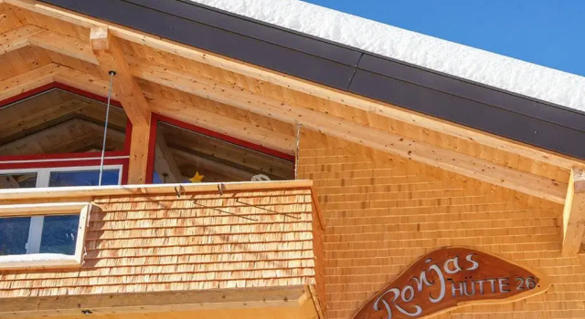 Ronjas Hütte, Rezerwuj Apartament Hotele w Lechtal z parkingiem, Parking