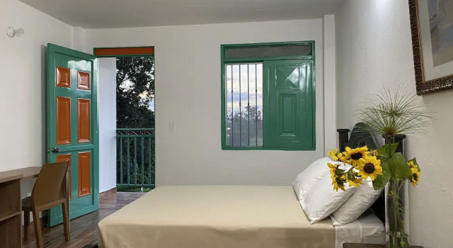 Трёхместный номер Standard с балконом Hotel Campestre Paraiso Cafetero