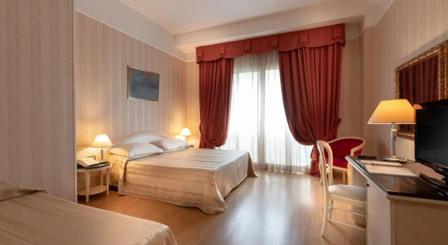 Трёхместный номер Executive Hotel President