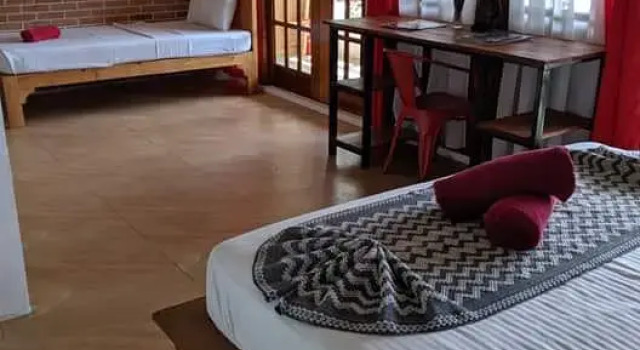 O podwyższonym standardzie rodzinny pokój i balkonem Fantasy Lodge Cebu