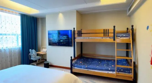 Семейный люкс Deluxe Shanghai Yuehua Hotel