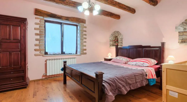 Lea (PZN306), Rezervovat Hotel Pazin Central Istria