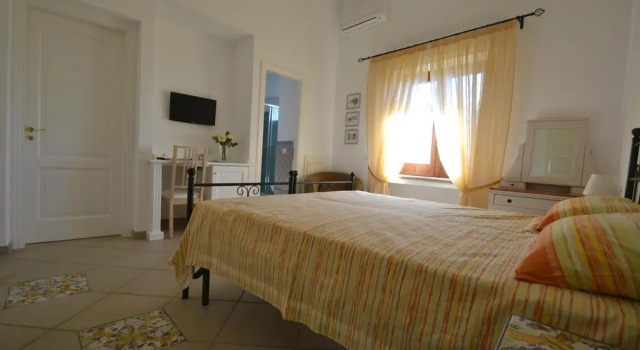 B&B Il Vicolo, Book Bed and Breakfast Businesshoteller i Anacapri, 4* 5*