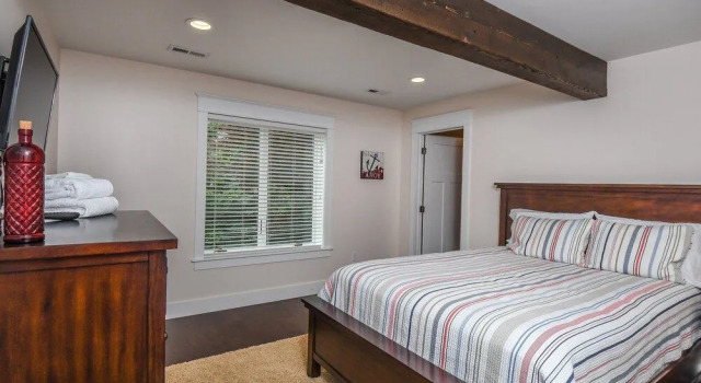 Lake Stone Manor, Buchen Sie Ferienhaus Hotels in Maryland mit Parkplatz, Parkplätze