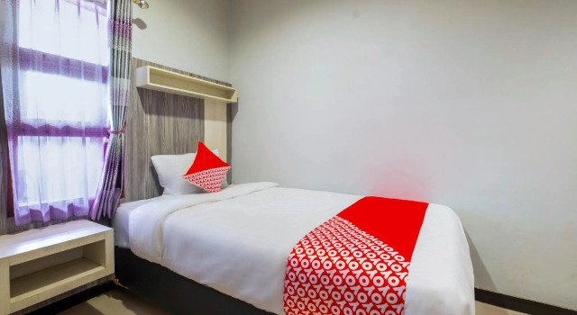Deluxe Einzel Zimmer Karins Guesthouse Syariah RedPartner