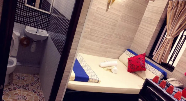 Номер Standard Hostel 16 RECEPTION 24 HOUR Block E 10th floor CHUNG KING MANSION TSIM SHA TSUI KOWLOON