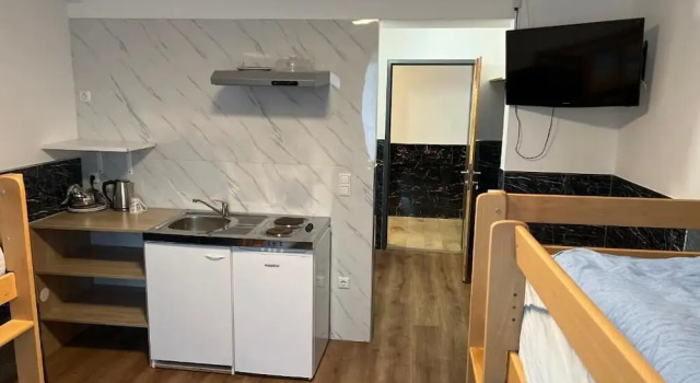 Трёхместный номер Standard F Hotel 24h Check-In