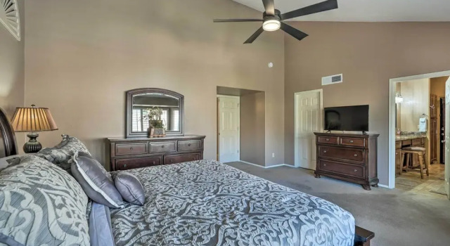 Коттедж с 5 комнатами Golf, Swim, Soak! Family-friendly Scottsdale Home