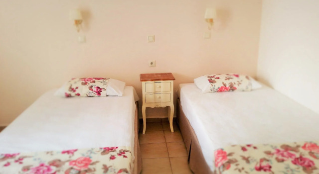 Emerald Hotel