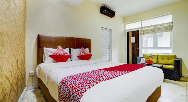 OYO 90140 Nginep Yuuk Guest House, Book Guesthouse North Cirebon West Java
