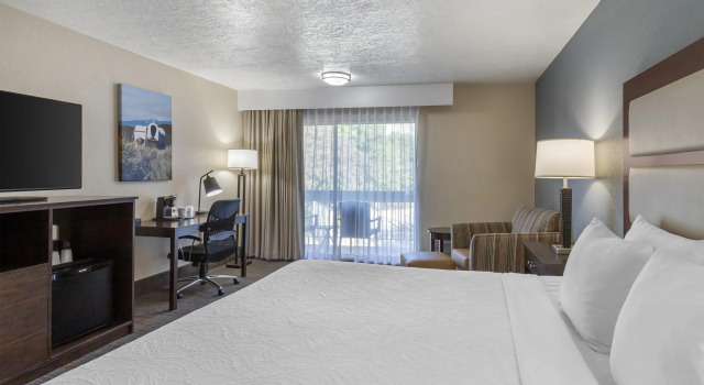 Двухместный номер Standard с балконом Best Western Sunridge Inn & Conference Center
