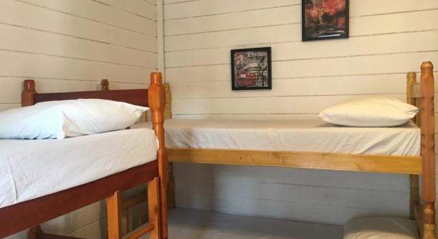 Кровать в общем номере Beach Hostel Cabo Frio