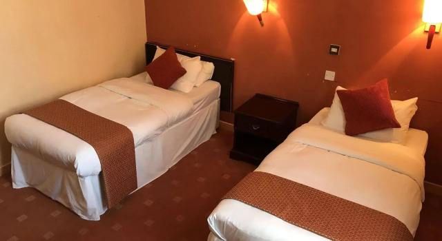 The Royal Victoria & Bull Hotel