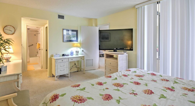 Апартаменты Beachfront Sarasota Resort Condo: Siesta Key View!