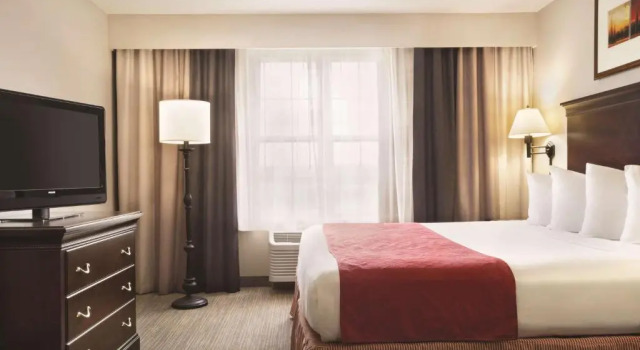 Двухместный люкс c 1 комнатой Country Inn & Suites by Radisson, Moline Airport