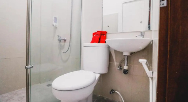 Двухместный номер Standard RedDoorz near Hermes Place Polonia Medan